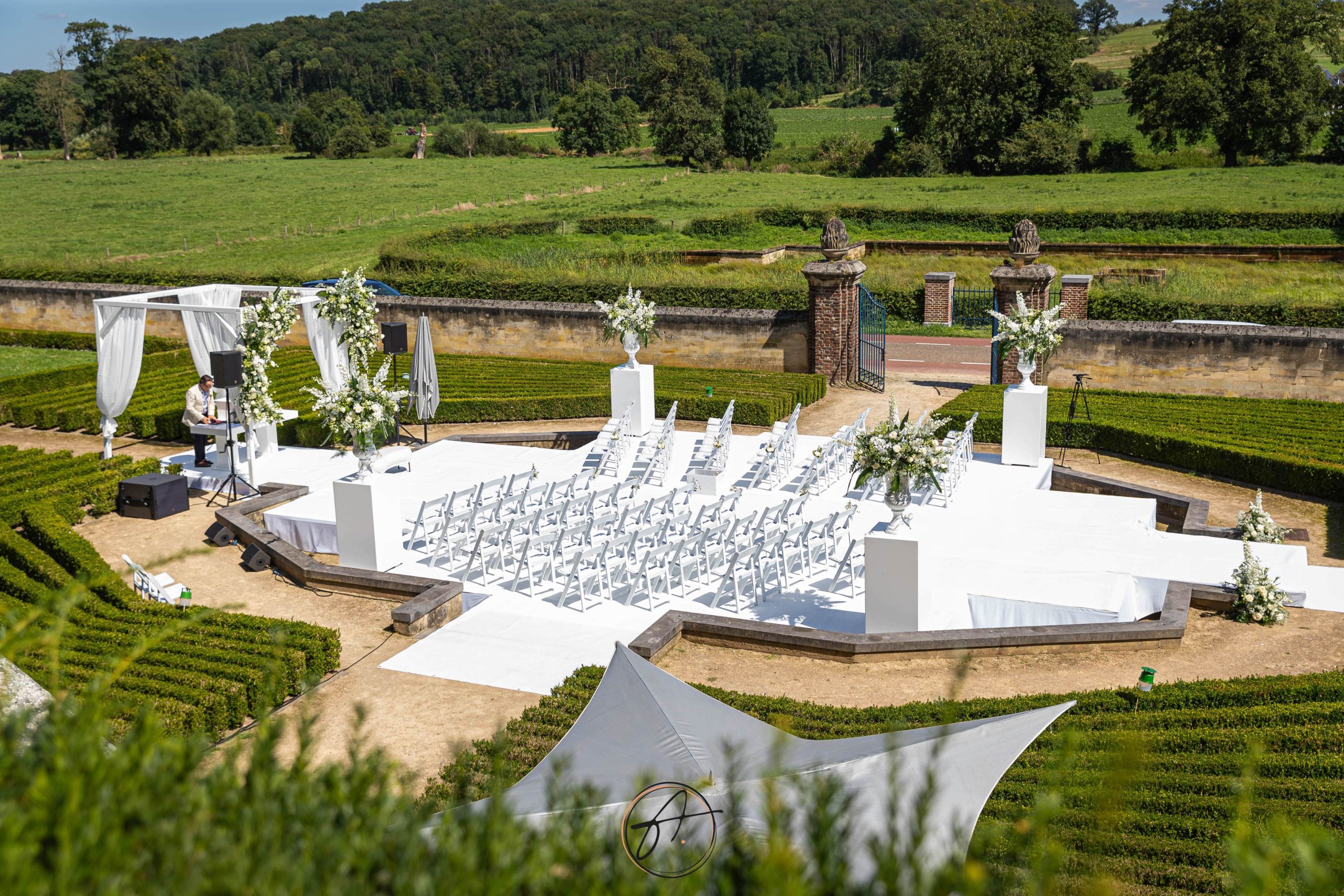 Bruiloftstyling op kasteel Neercanne door Allure